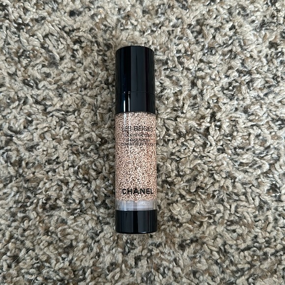 CHANEL Other - Chanel Les Beige Water Fresh Complexion Touch - Shade B10